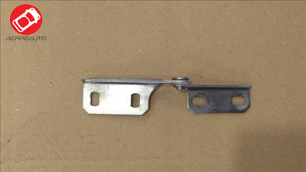 Right bonnet hinge 34