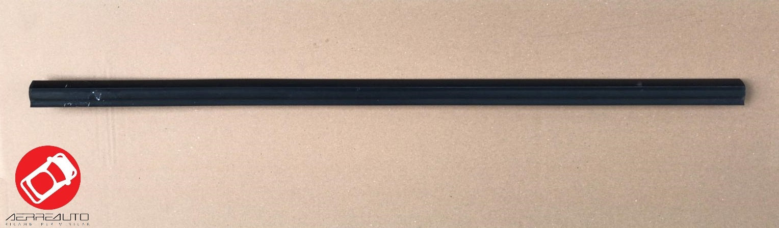 Microcar M.go/m8 glass scraper