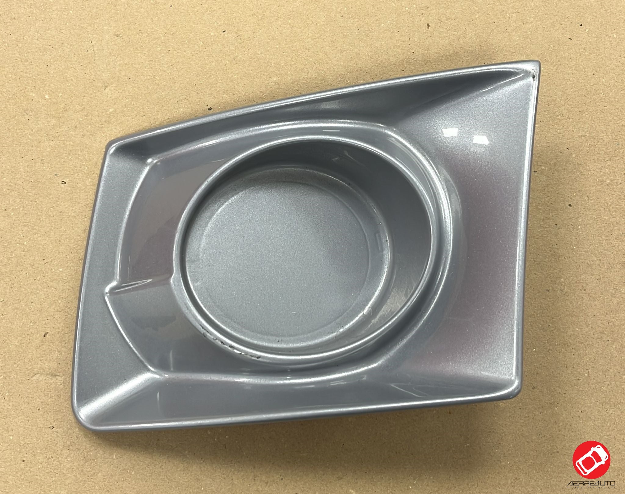 Molding Par. Gray Right S/Ixo hole