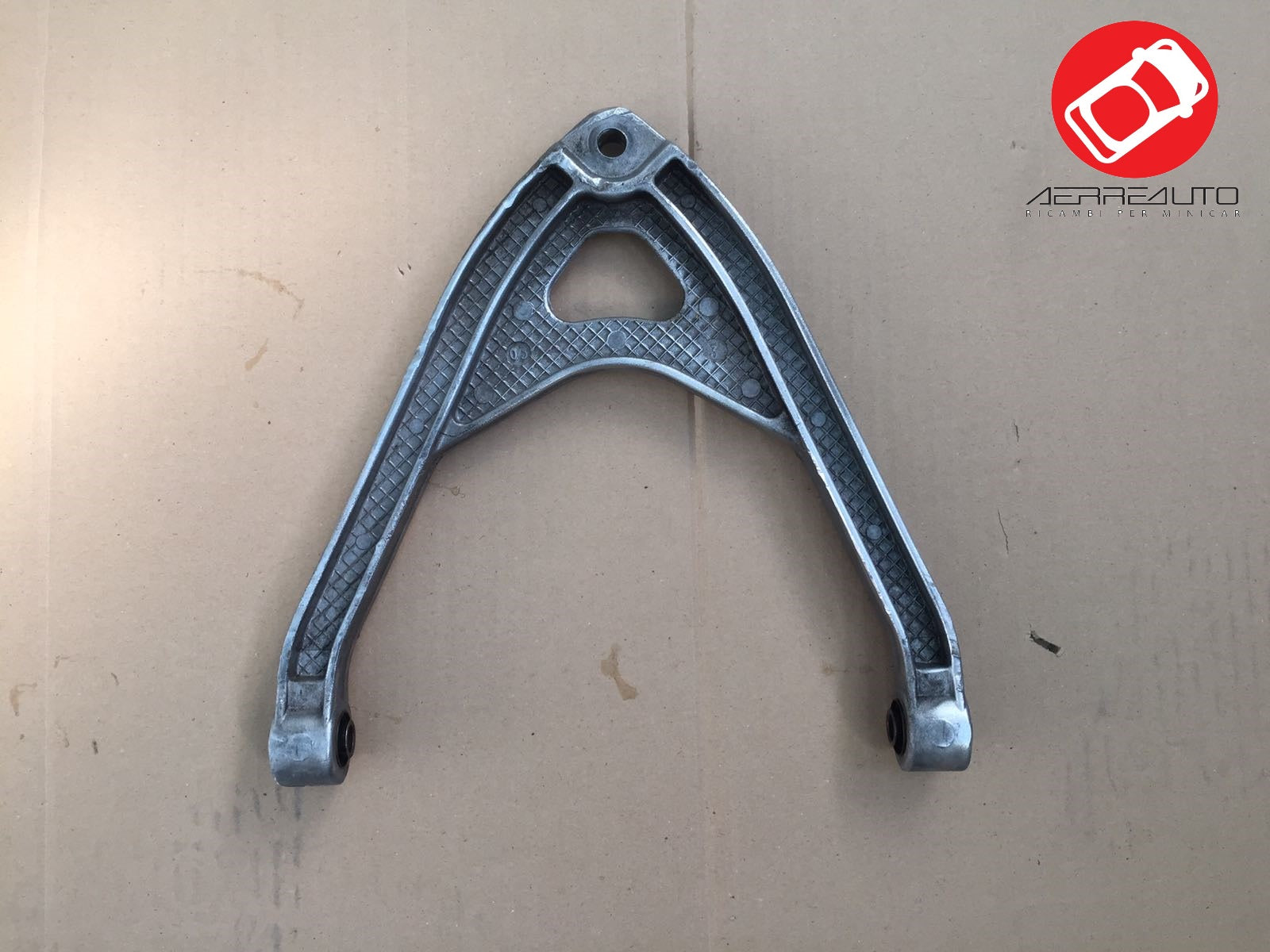 4K005 BRACCIO TRIANGOLO SOSPENSIONE ANTERIORE AIXAM 300 400 EVOLUTION MAC500