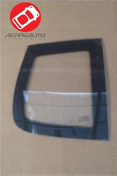 7AH111 FINESTRINO VETRO POSTERIORE LATERALE FISSO DESTRO AIXAM CITY MINAUTO