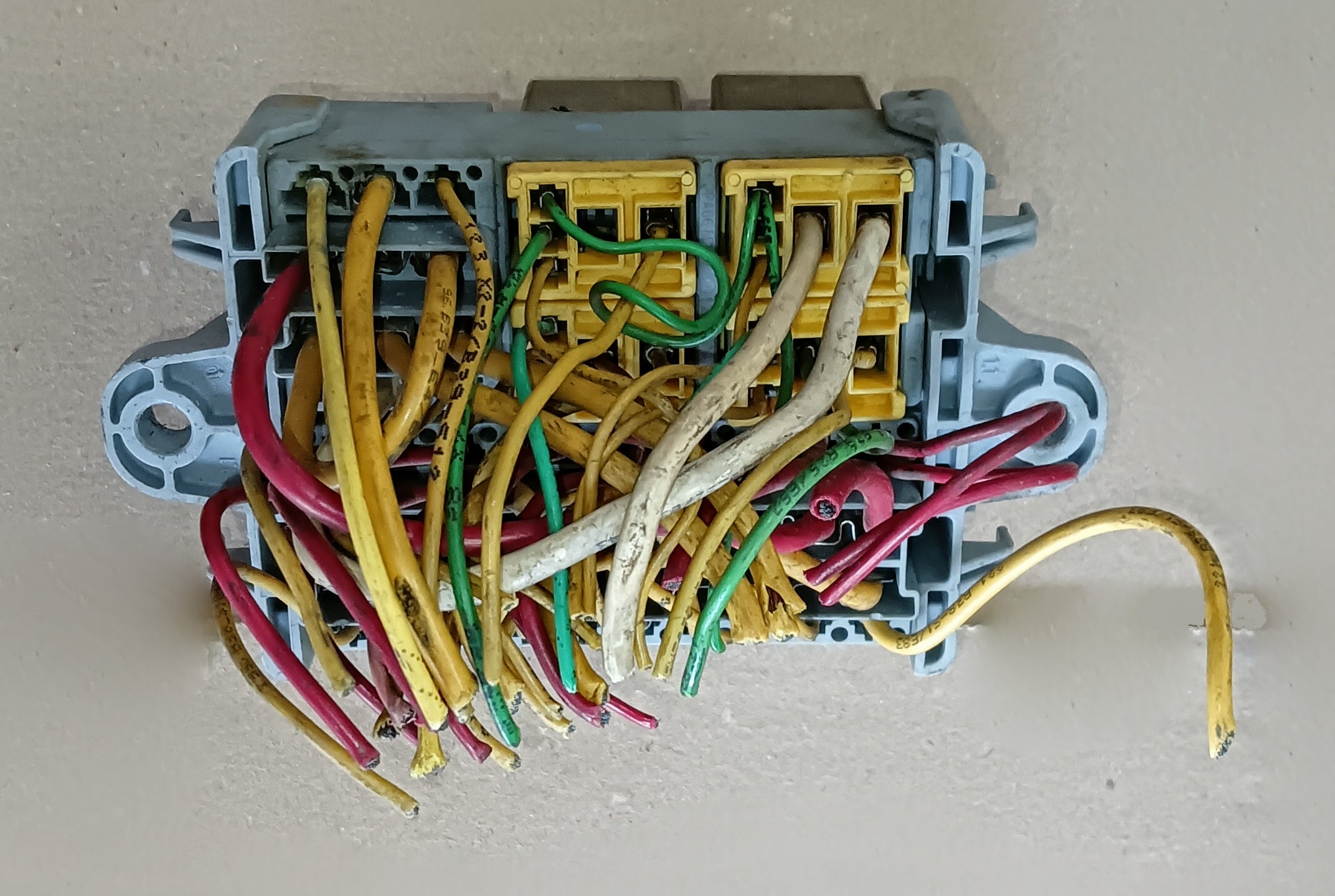 Fuse Control Unit M.go