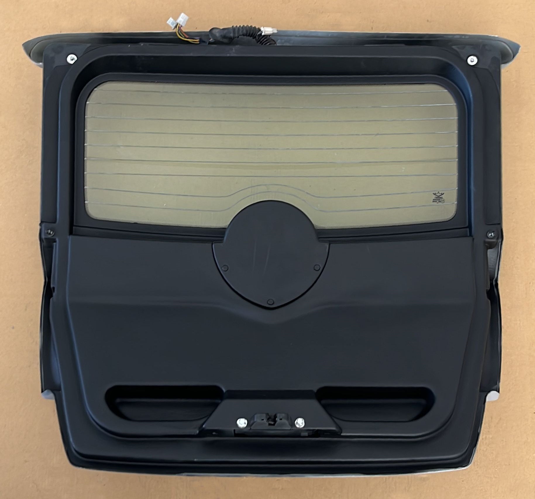 Rear door. Ch26 C/rear window Term