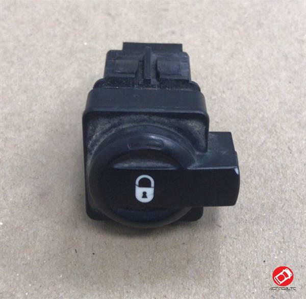 00.26.004 PULSANTE CHIUSURA PORTE CH26 V2