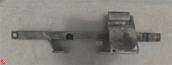 01004204 STAFFA SUPPORTO MOTORE ANTERIORE BELLIER JADE