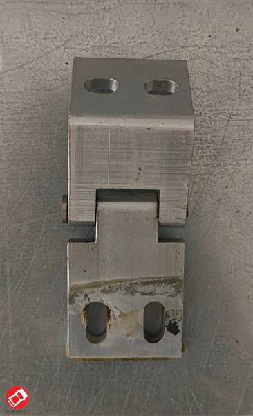 01100701 CERNIERA PORTELLONE POSTERIORE BELLIER JADE