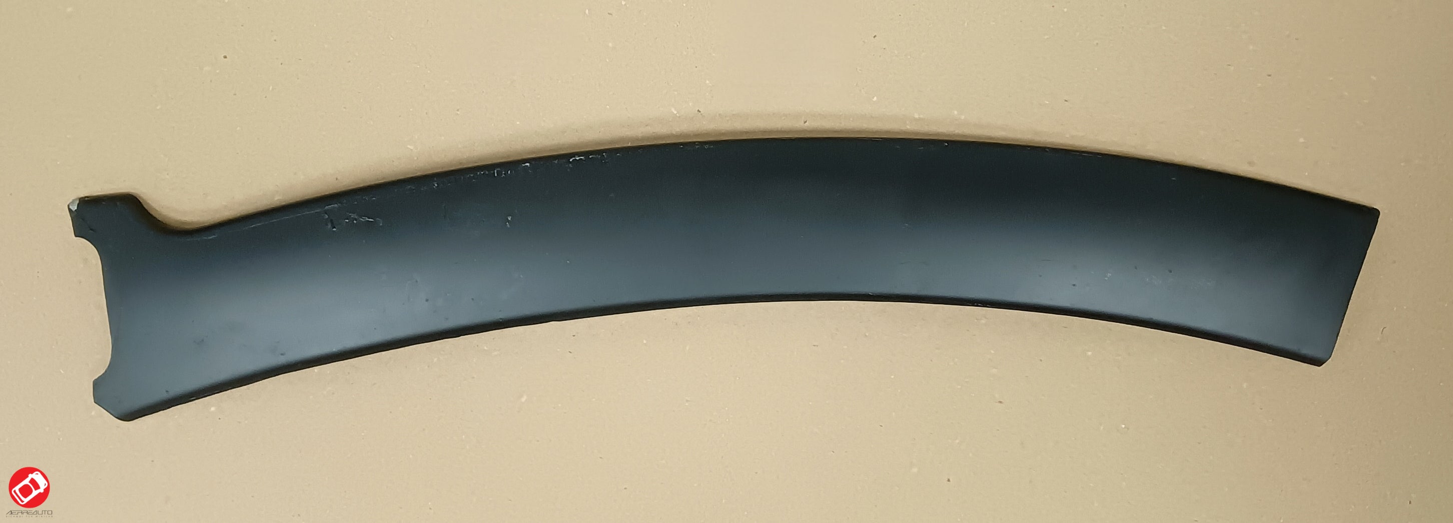 East upright cover. Left Aixam City