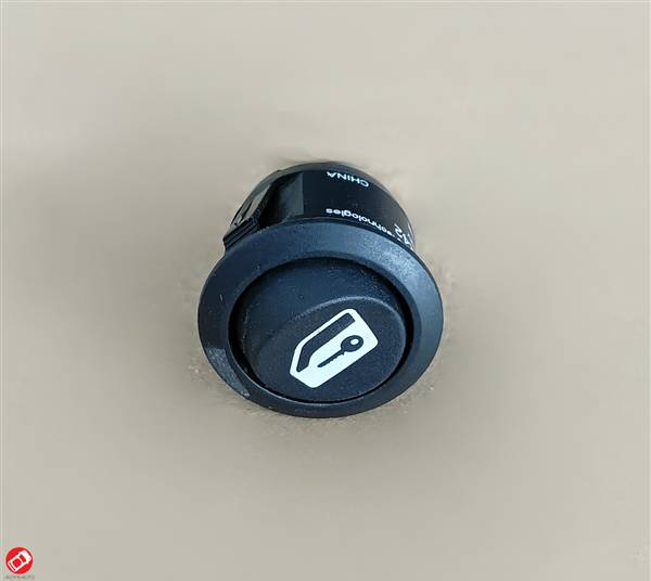 841BL011 INTERRUTTORE CHIUSURA PORTE AIXAM SENSATION EMOTION SCOUTY CITY E-CITY