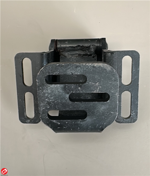 A0717083320 CERNIERA INFERIORE PORTIERA SINISTRA CASALINI M10 M110 M12