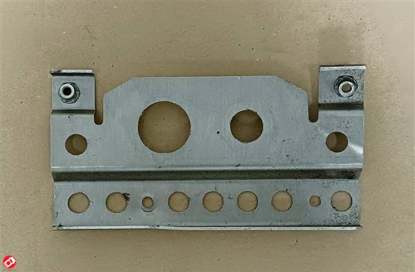 BCR15-0015637 STAFFA SUPPORTO MOTORINO TERGICRISTALLO ANTERIORE GRECAV SONIQUE