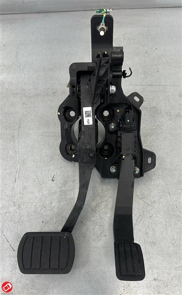9824305280 + 9818232480 + 9827704480 PEDALIERA COMPLETA CITROEN AMI